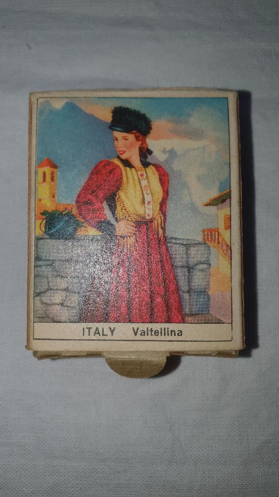 Vintage luciferdoosje - Italy Valtellina - Primulas #051, Ophalen of Verzenden, Gebruikt, Luciferdoosjes of -merken