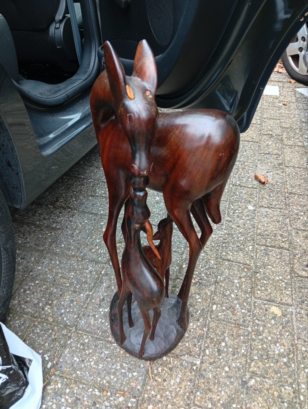 Houten beeld van hert met kalfjes, Beeld, Hout, Bruin, Klassiek