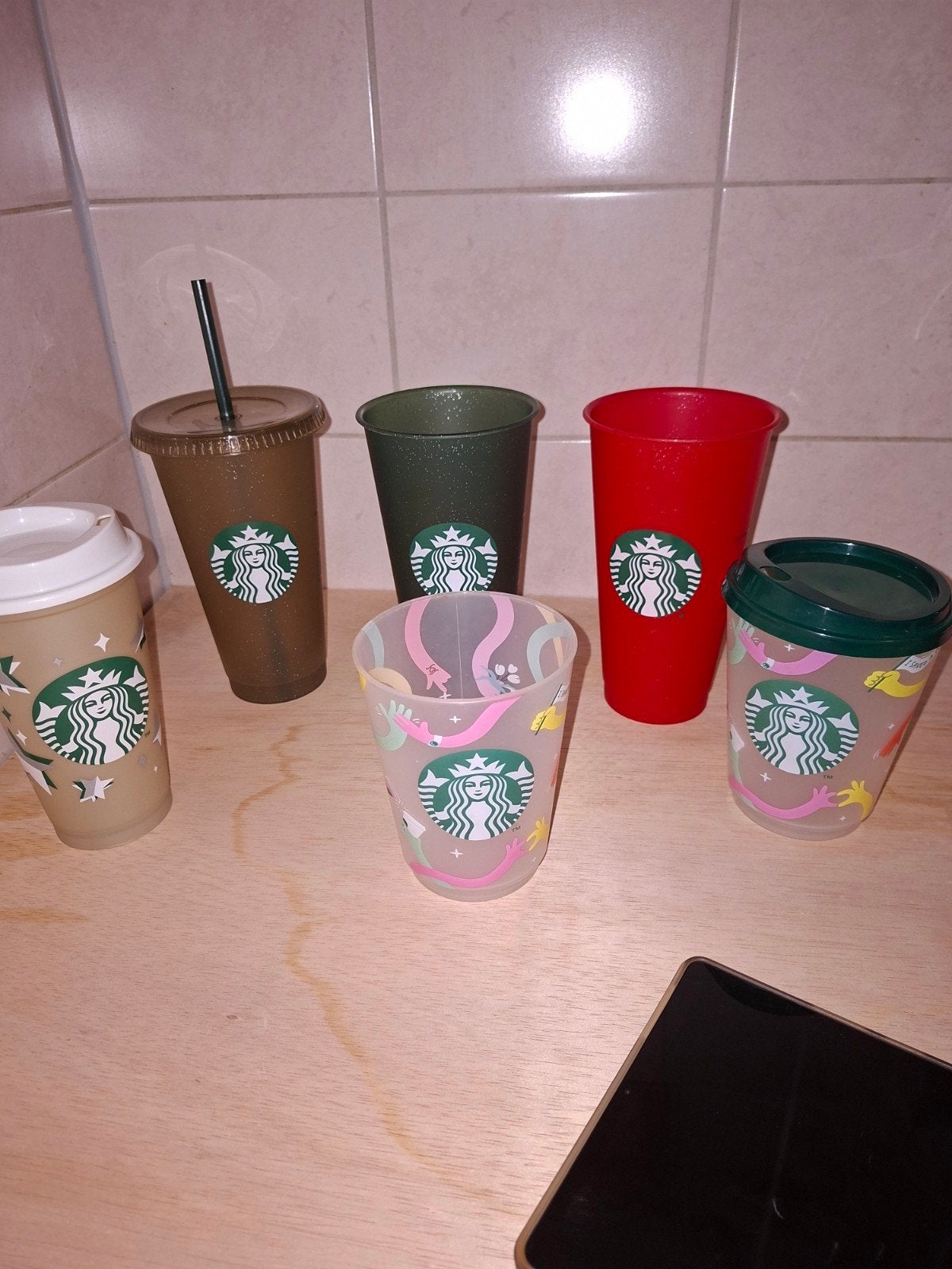 Starbucks herbruikbare bekers - diverse kleuren en maten, Kunststof, Ophalen of Verzenden, Meerkleurig, Overige merken