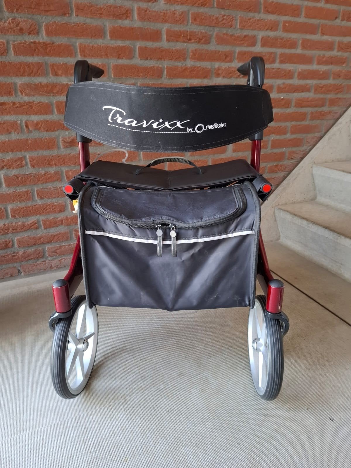 Rollator Travixx Deluxe - rood - maat S., Diversen, Rollators, Ophalen, Opvouwbaar, Zo goed als nieuw