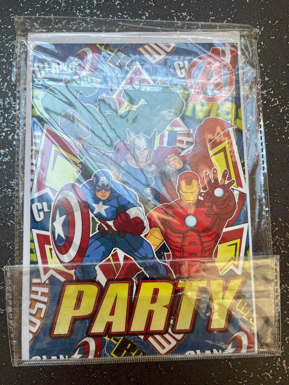 Uitnodigingen 2 stuks Marvel Avengers, Ophalen of Verzenden, Nieuw, Versiering, Verjaardag