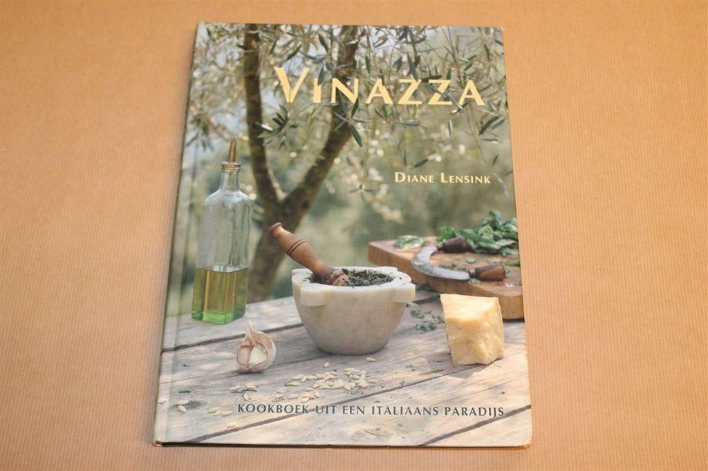 Vinazza — Italiaans Kookboek, Groot Formaat, Boeken, Ophalen of Verzenden, Gelezen, Italië