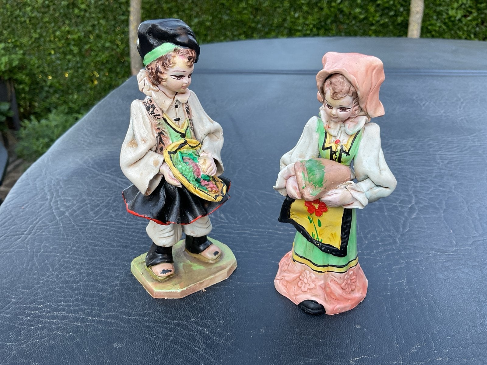 Vintage Beeldjes: Jongen en Meisje in Klederdracht, Verzamelen, Beelden en Beeldjes, Ophalen of Verzenden, Gebruikt, Mens