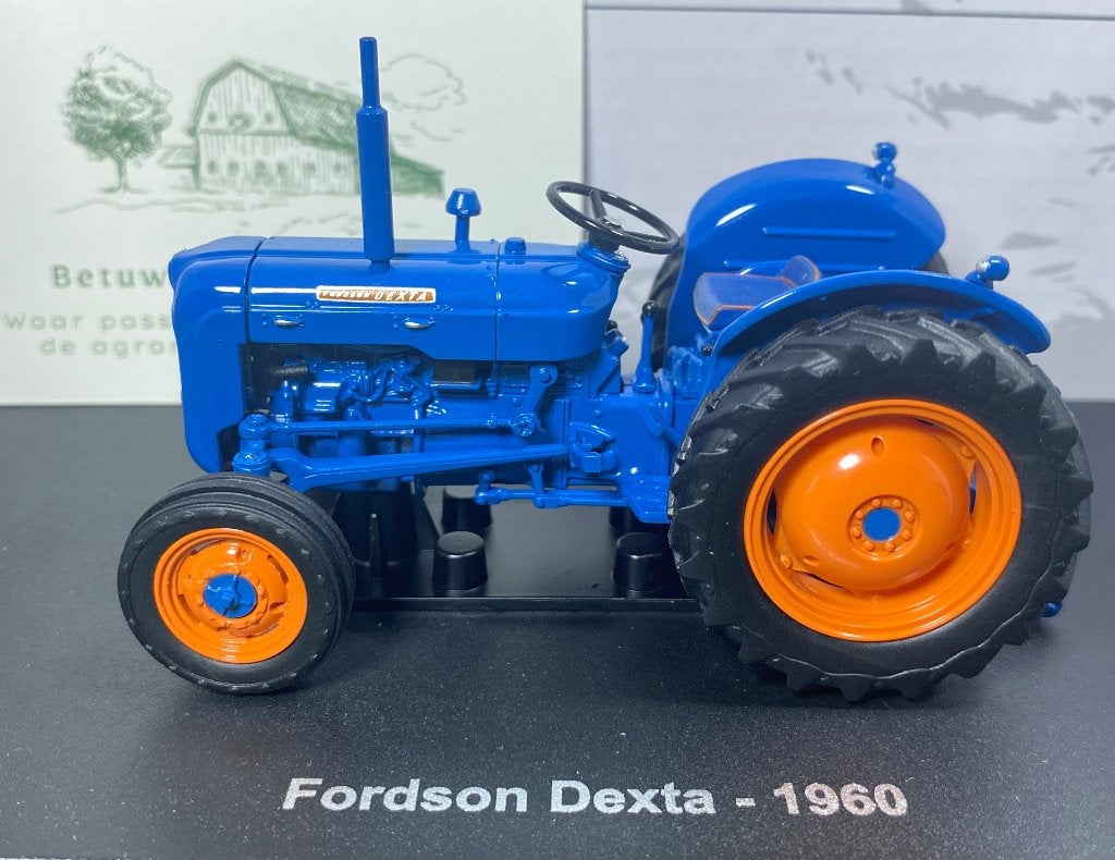 Fordson Dexta 1960 tractor 1:32 Universal Hobbies, Ophalen of Verzenden, Nieuw, Tractor of Landbouw, Universal Hobbies