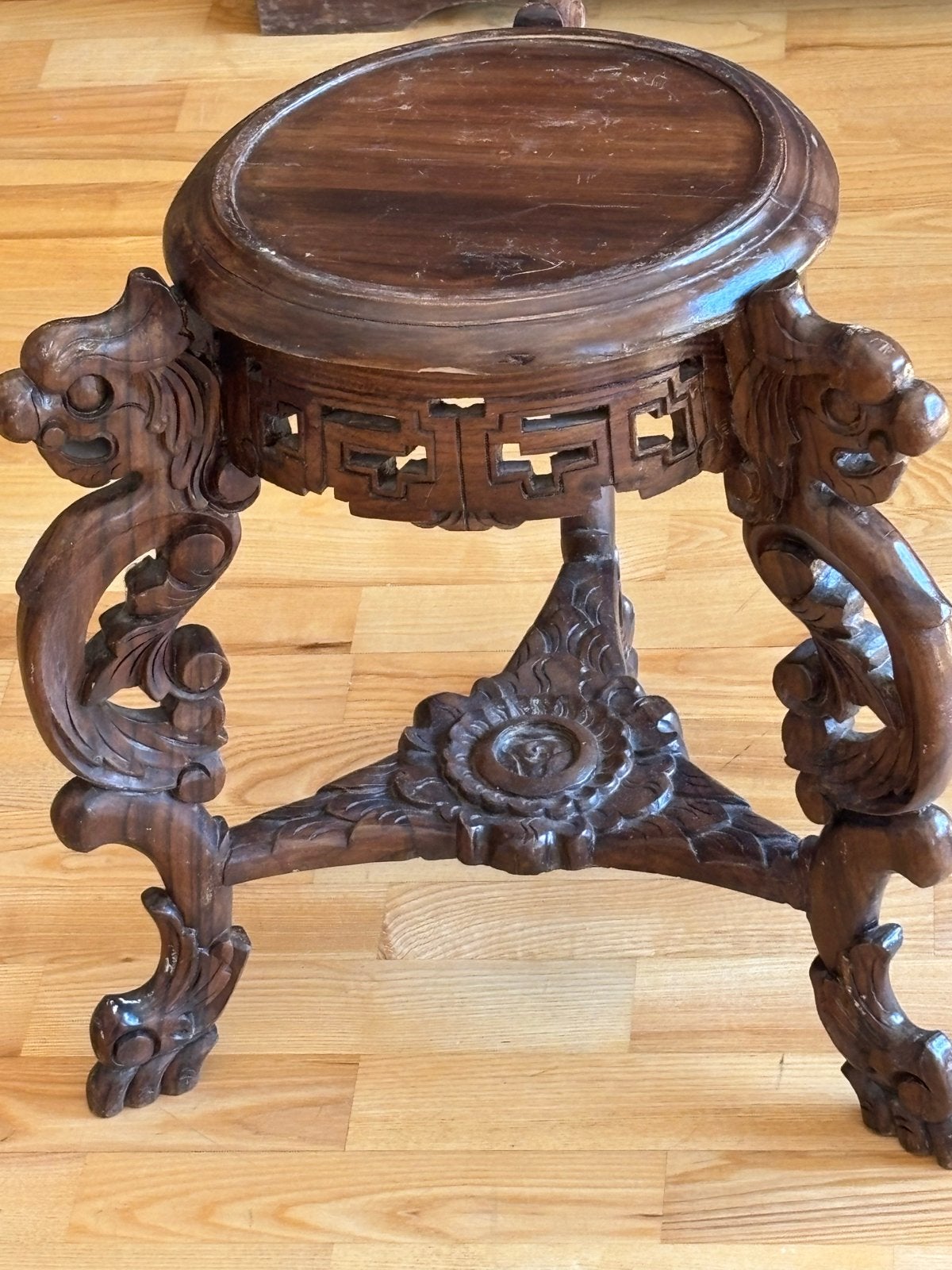 2 Antieke Chinese houten plantenstandaarden met draken, Ophalen