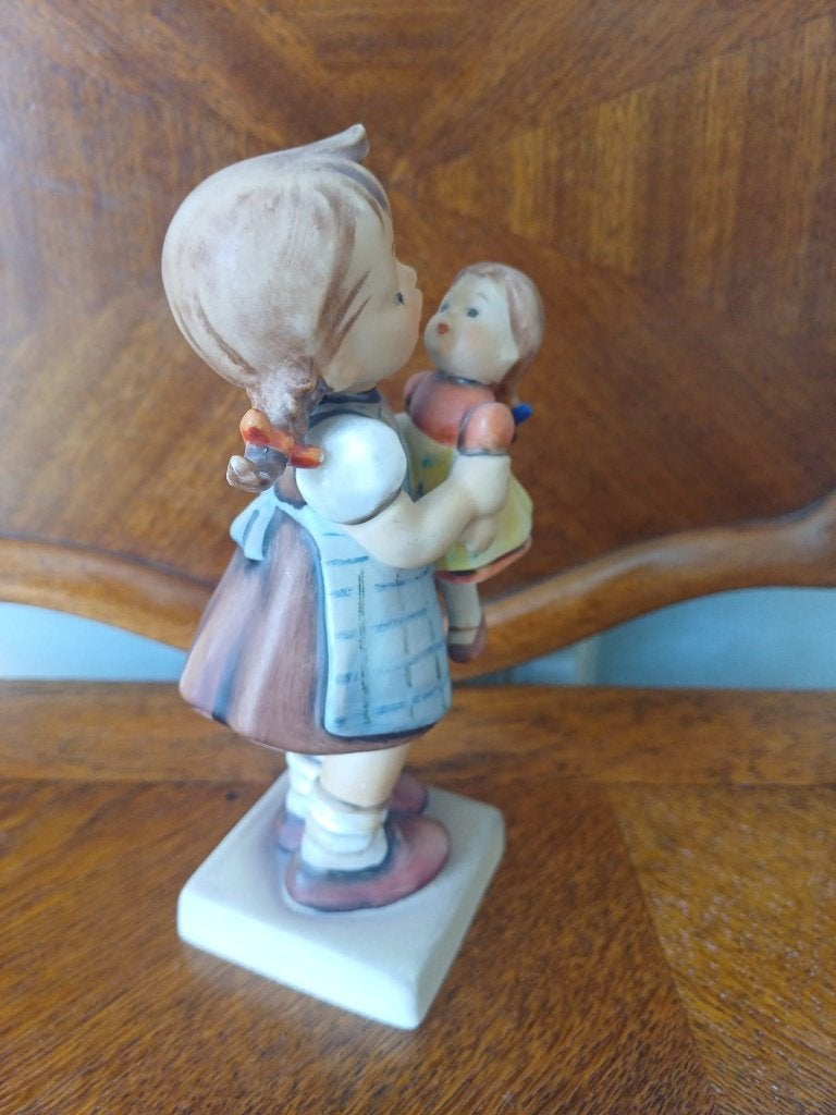 Hummel Goebel Kiss me 311, Verzamelen, Beelden en Beeldjes, Ophalen of Verzenden, Zo goed als nieuw, Hummel