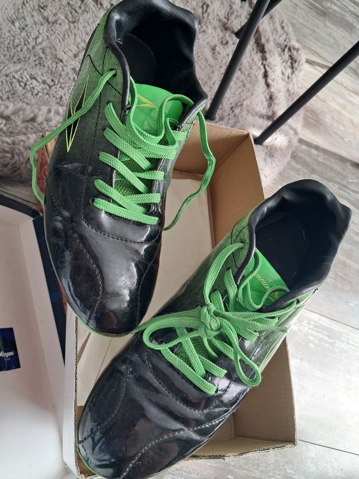 Voetbalschoenen zwart/groen - Maat 38, Sport en Fitness, Voetbal, Ophalen of Verzenden, Gebruikt, Schoenen