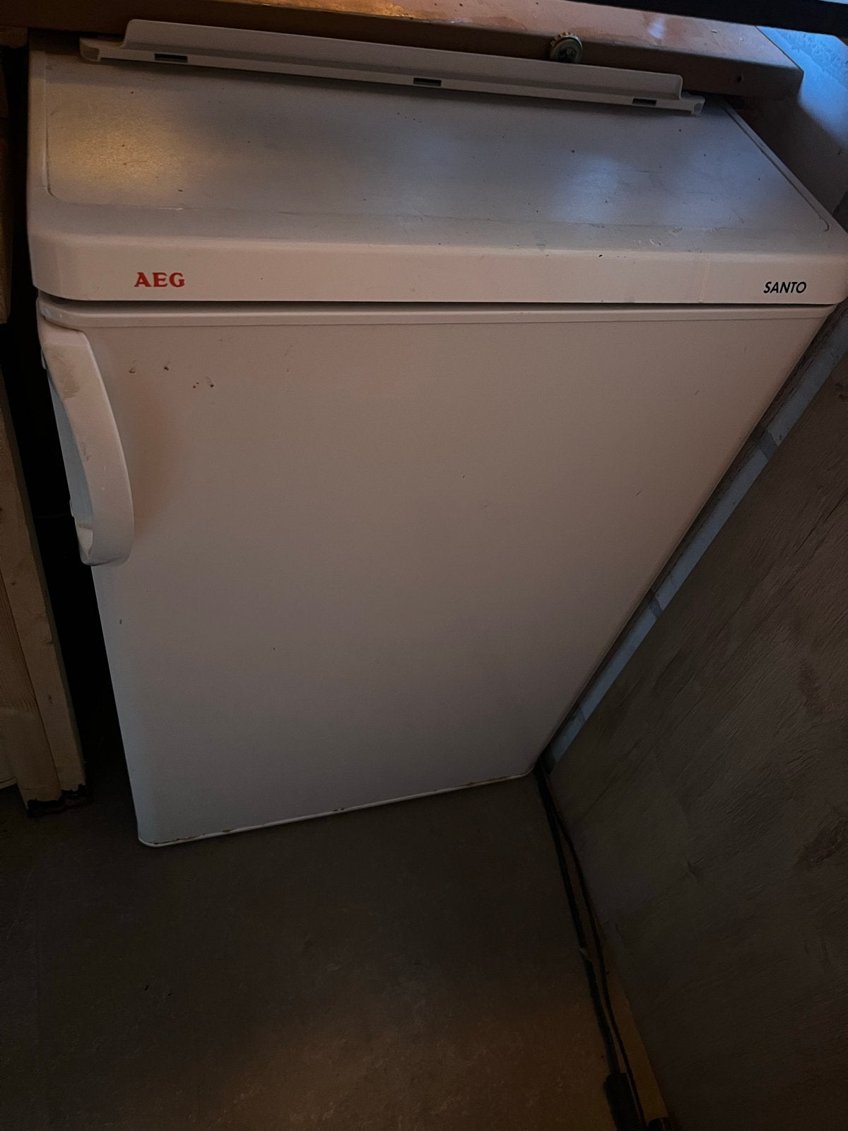 AEG Santo koelkast - Compact en efficiënt, Witgoed en Apparatuur, 85 tot 120 cm, 75 tot 100 liter, Ophalen of Verzenden, 45 tot 60 cm