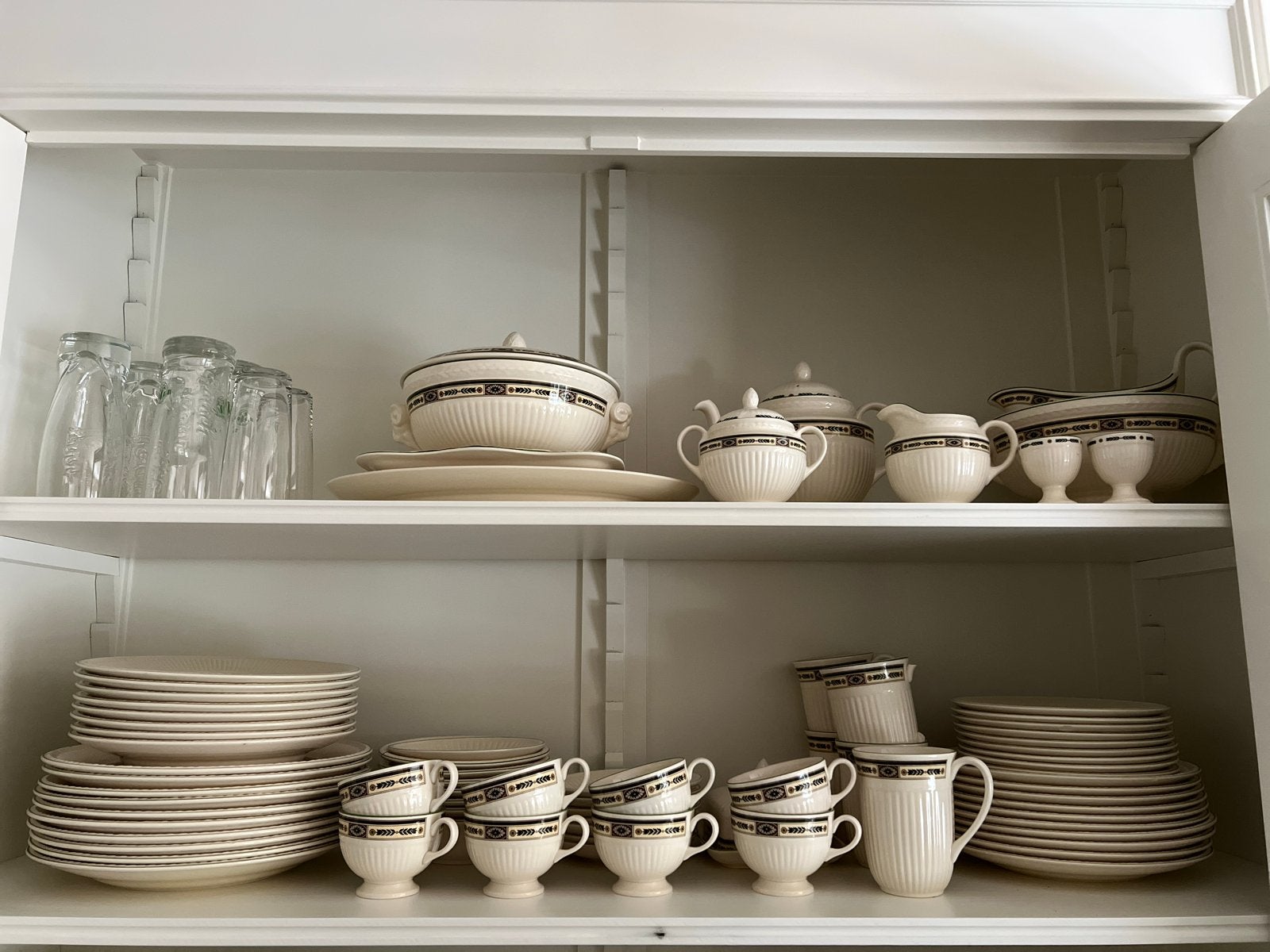 Uitgebreid Wedgwood Servies - Queen's Ware, Ophalen, Gebruikt, Klassiek, Wedgwood