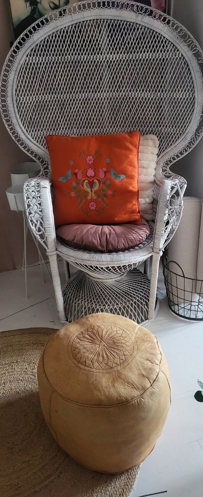 Witte Rotan Pauwstoel, Ophalen