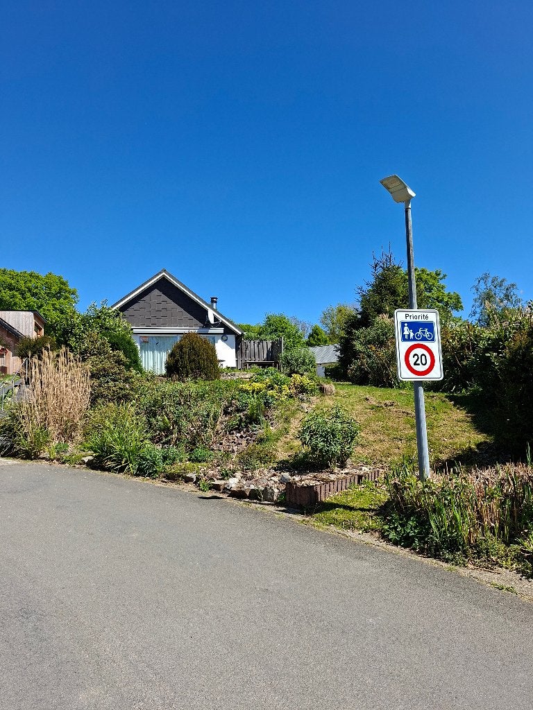 Chalet te koop - nabij 3 landen punt, Huizen en Kamers, Plombierese, Woonhuis, Recreatiepark, 4 kamers