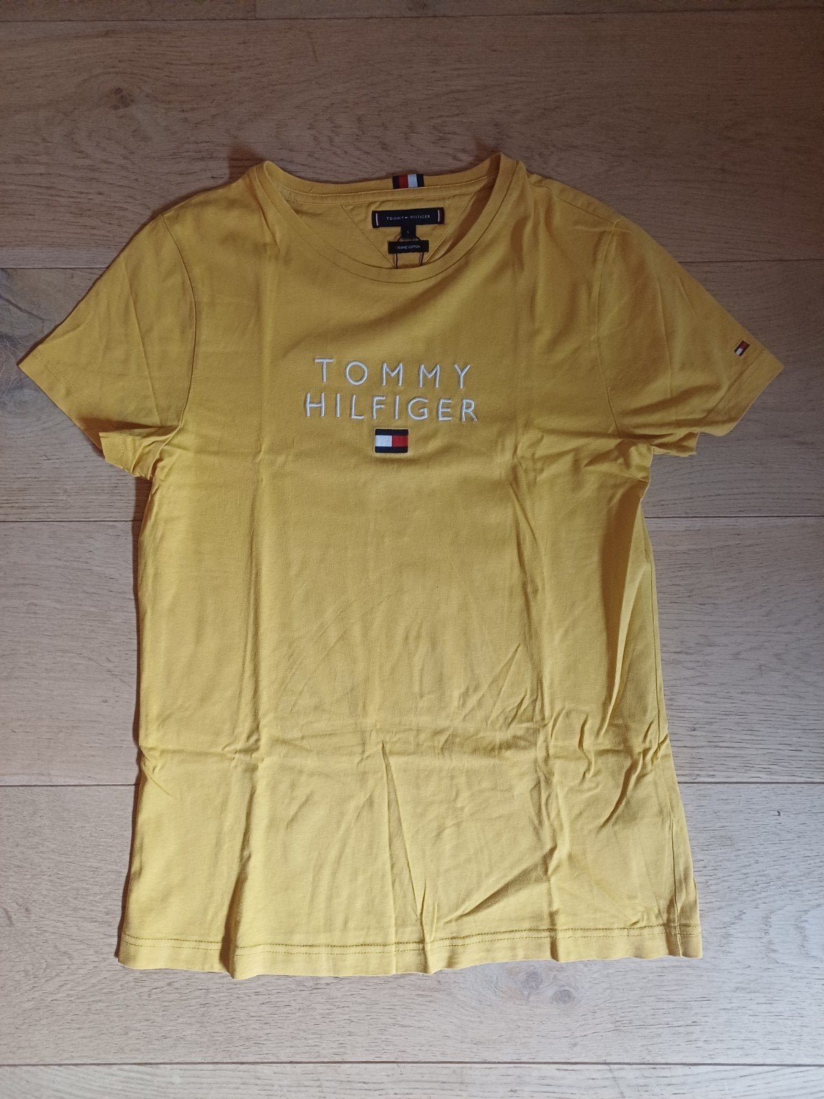 Tommy Hilfiger T-shirt geel maat S, Ophalen of Verzenden, Zo goed als nieuw, Geel