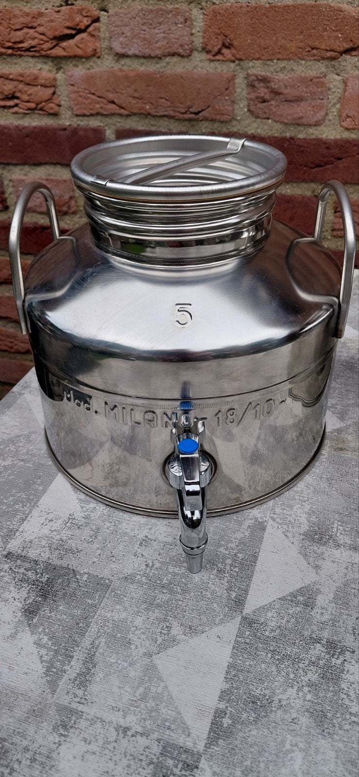 RVS Olijf/Oliekan 5L Milano 18/10, Huis en Inrichting, Ophalen, Gebruikt, Rond, Pot of Kruik