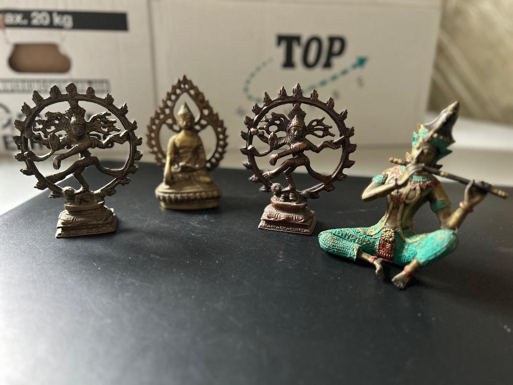 4 Aziatische beeldjes Shiva 2x , Boeddha en muzikant, Verzamelen, Beelden en Beeldjes, Ophalen of Verzenden, Zo goed als nieuw