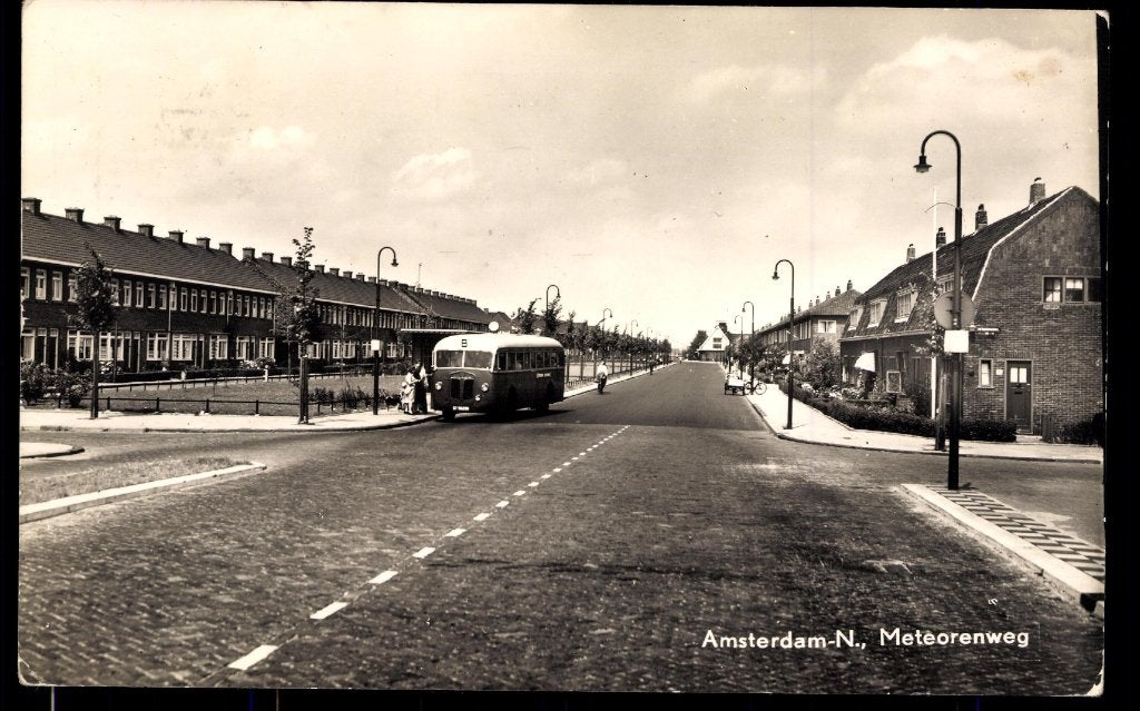 Amsterdam-Noord, Meteorenweg met autobus, gelopen 1956, Verzenden, 1940 tot 1960, Gelopen, Noord-Holland