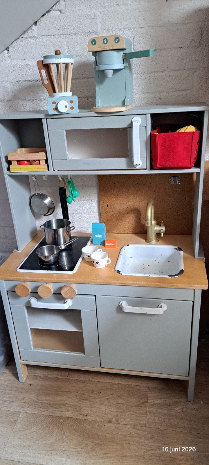 Speelkeukentje compleet, Ophalen