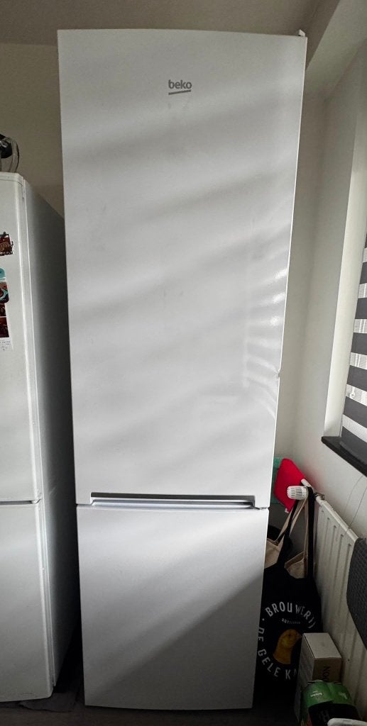 Beko Koelkast/vriezer - defect - voor de handige klusser, Witgoed en Apparatuur, Koelkasten en IJskasten, Ophalen, Gebruikt, 200 liter of meer