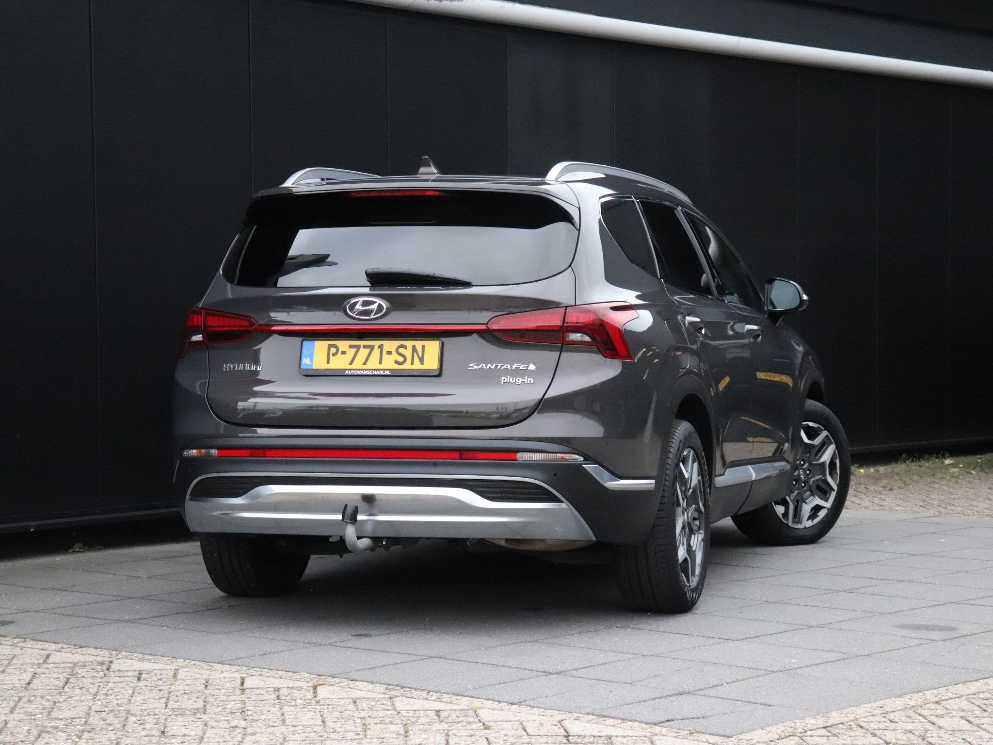 Hyundai Santa Fe 1.6 T-GDI PHEV Comfort Smart Sky | LEDER |, Auto's, Gebruikt, Euro 6, 4 cilinders, Bruin