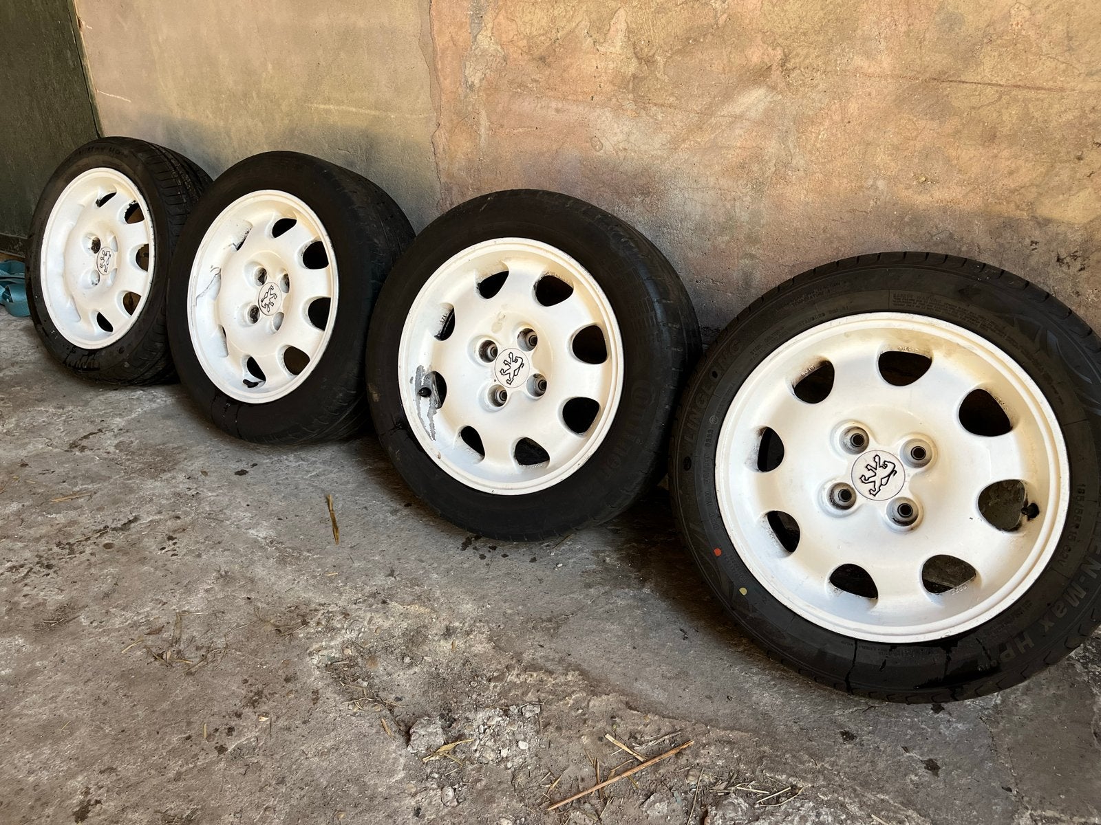 Peugeot 205 GTI Velgen met banden - 15 inch, Auto-onderdelen, Banden en Velgen, Ophalen, Gebruikt, 15 inch, Banden en Velgen