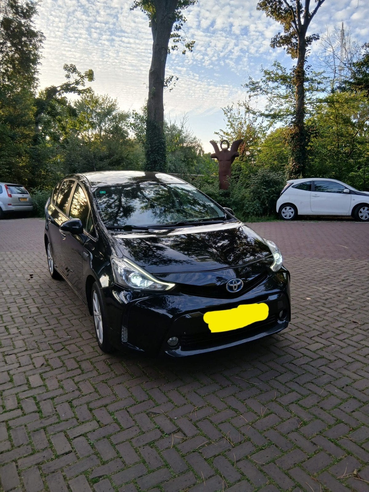 Toyota Prius 1.8 Hybrid Xenon koplampen Aut 2015 Zwart, Auto's, 4 cilinders, 7 stoelen, Origineel Nederlands, Prius