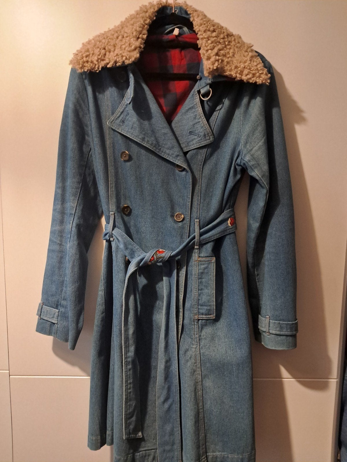 Nieuwe Blutsgeschwister denim trenchcoat met bontkraag, Kleding | Dames, Blauw, Maat 42/44 (L), Nieuw, Ophalen of Verzenden