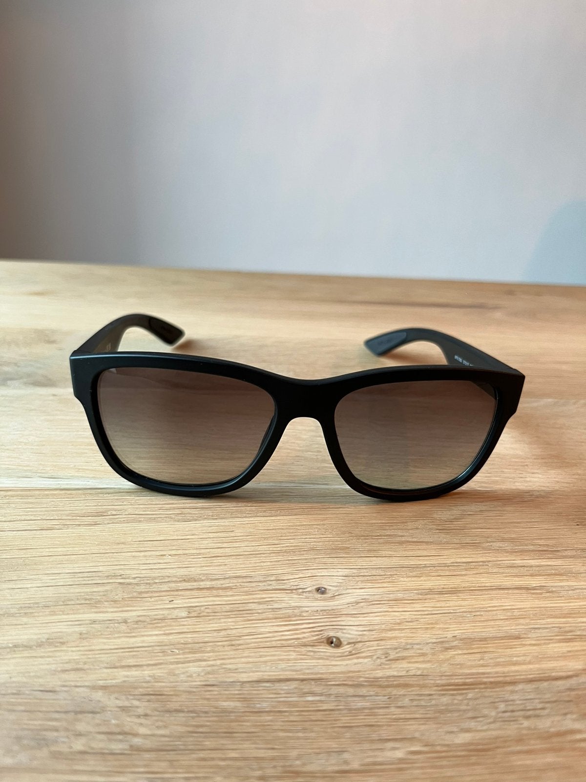 Prada Linea Rossa zonnebril, Ophalen of Verzenden, Zo goed als nieuw, Zwart, Bril