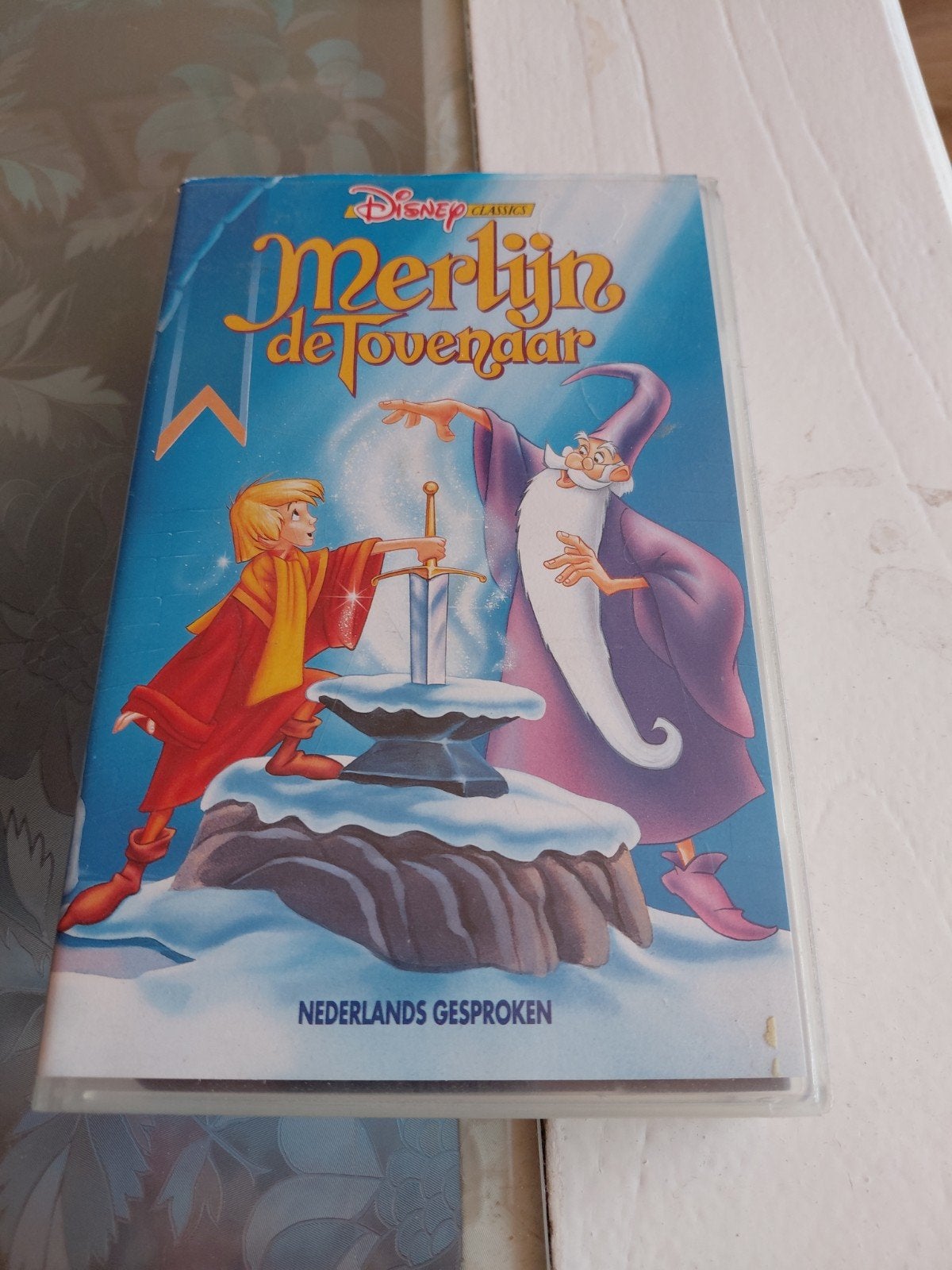 Disney Classics Merlijn de Tovenaar videoband., Gebruikt, Tekenfilm, Alle leeftijden, Ophalen of Verzenden