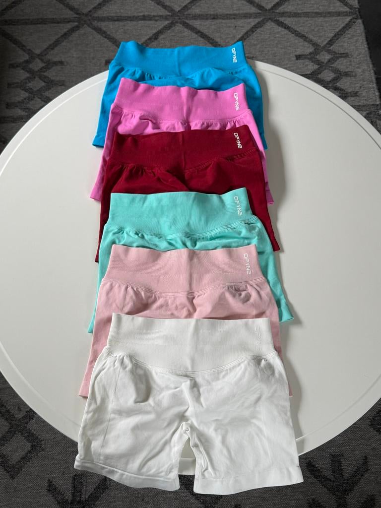 Dfyne sportbroekjes maat S - Nieuw en ongedragen, Kleding | Dames, Broeken en Pantalons, Nieuw, Maat 36 (S), Overige kleuren, Kort