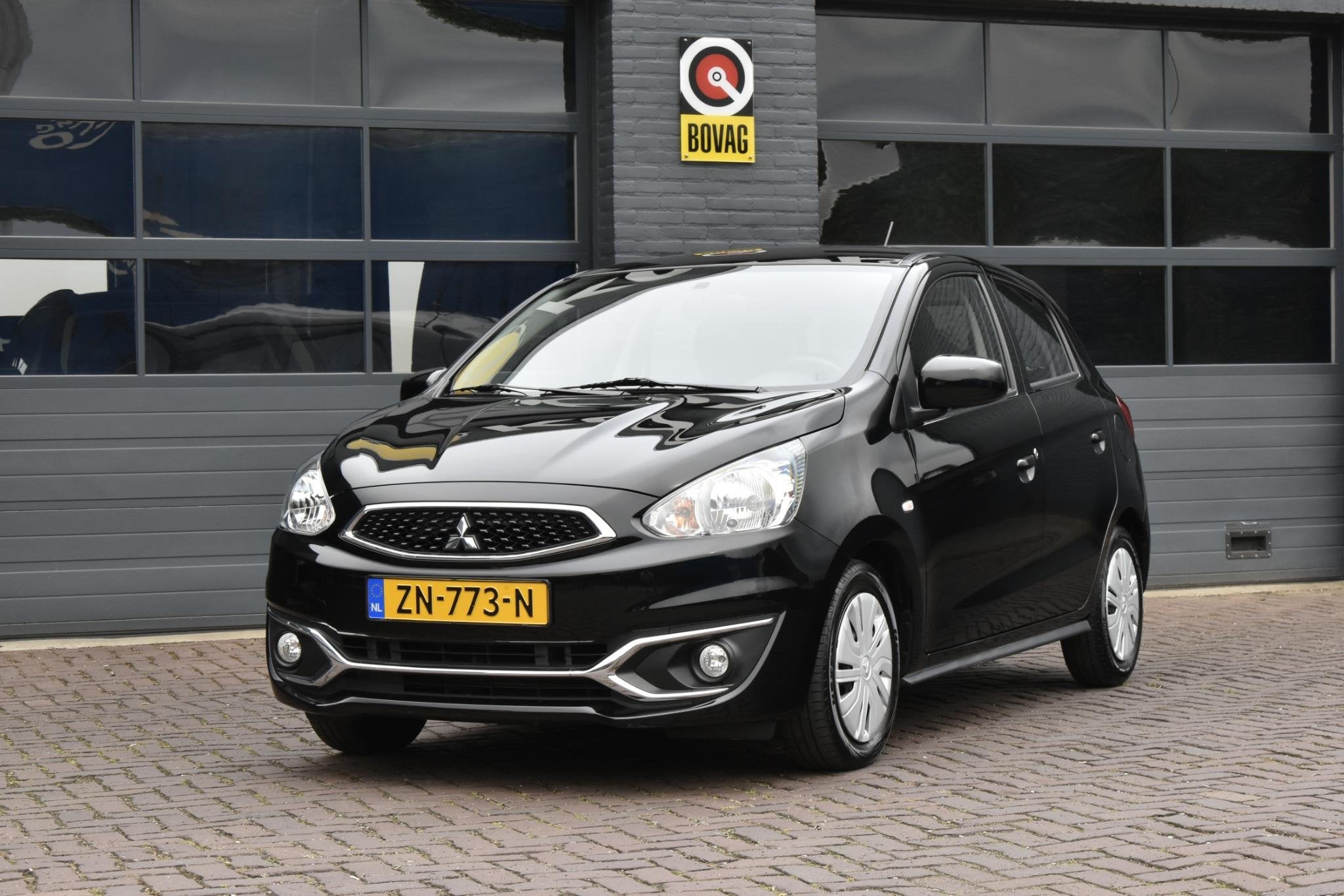 Mitsubishi Space Star 1.0 Cool+ Automaat, 12 maanden, Stof, Gebruikt, Zwart