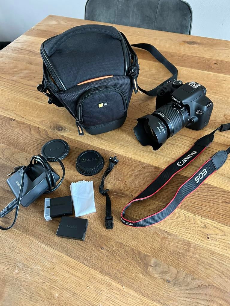 Canon camera EOS 1300D lens 18-55cm, Ophalen, Spiegelreflex, Canon, Zo goed als nieuw
