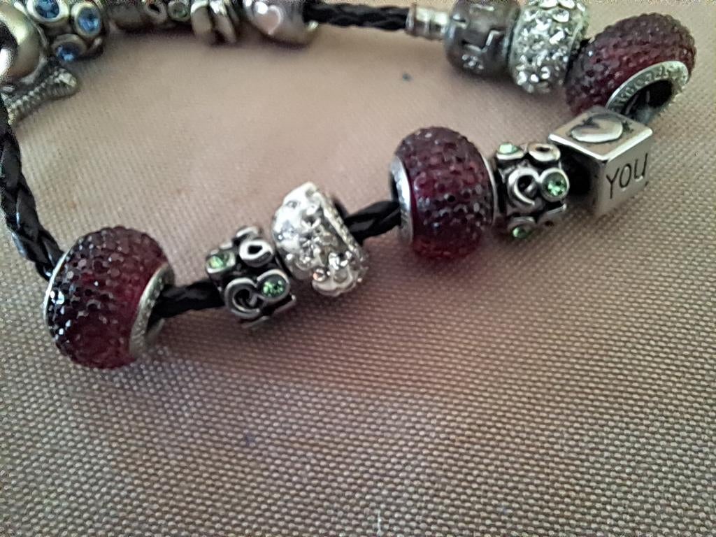 Mooie armband met bedels, Overige materialen, Gebruikt, Overige kleuren, Met bedels of kralen