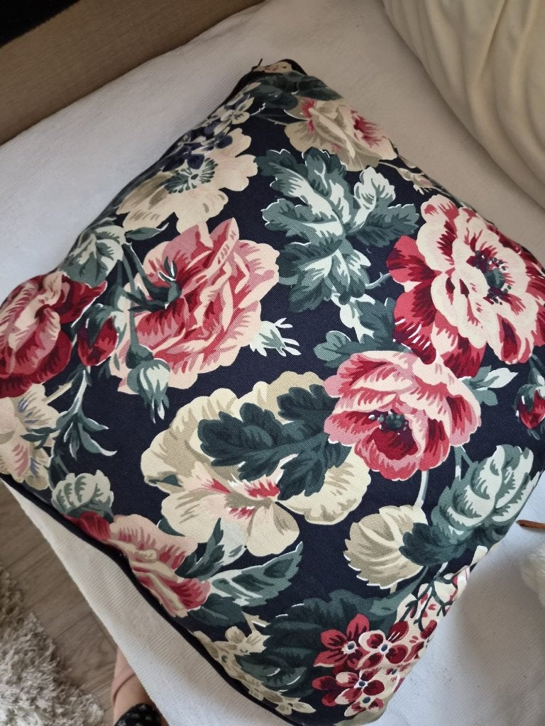 Vintage floral cushion pillow & cover, Huis en Inrichting, Ophalen, Minder dan 50 cm, Zo goed als nieuw, Minder dan 100 cm