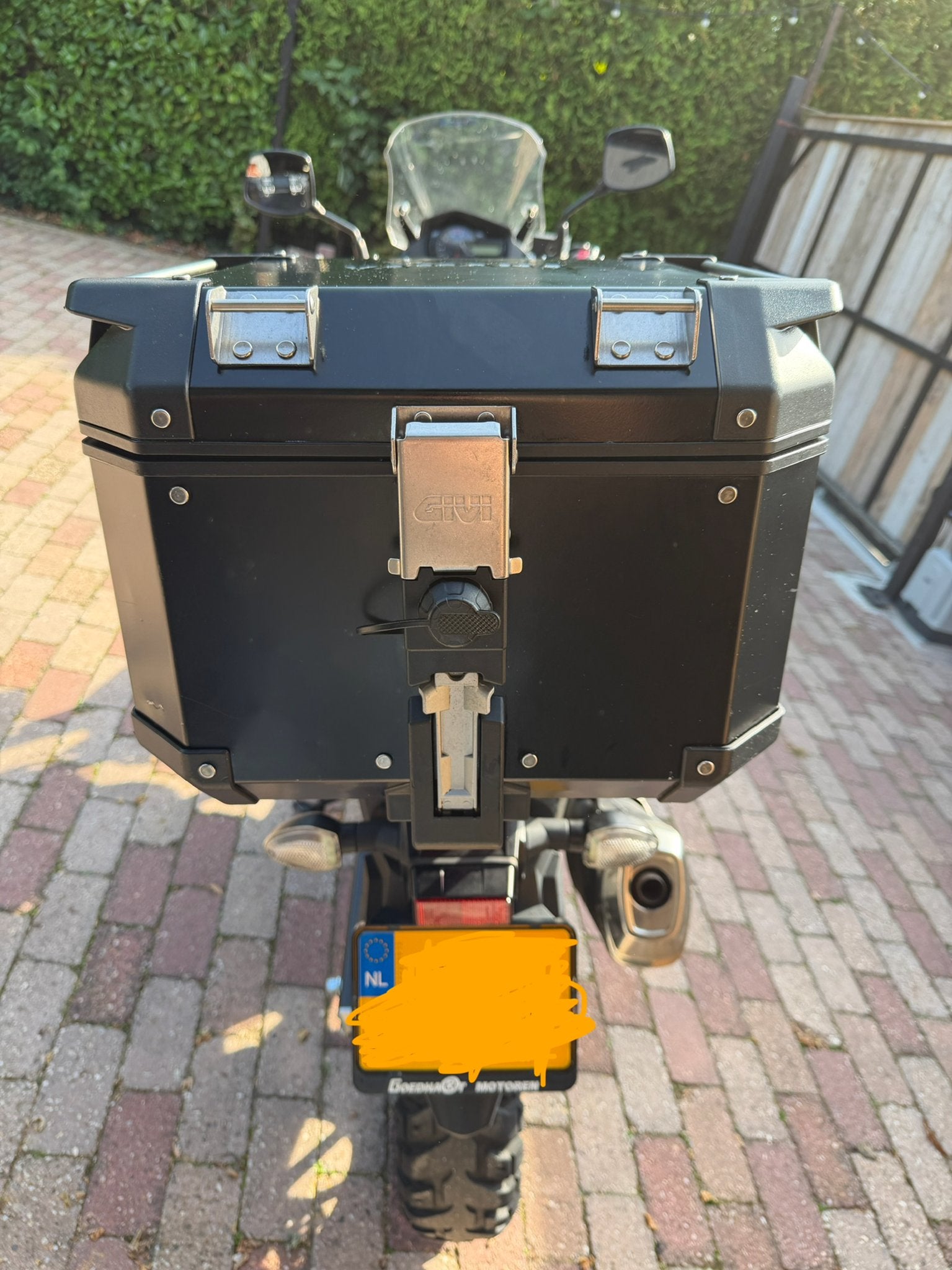 Orginele yamaha topkoffer met givi bevestegingsbeugel, Ophalen of Verzenden, Gebruikt