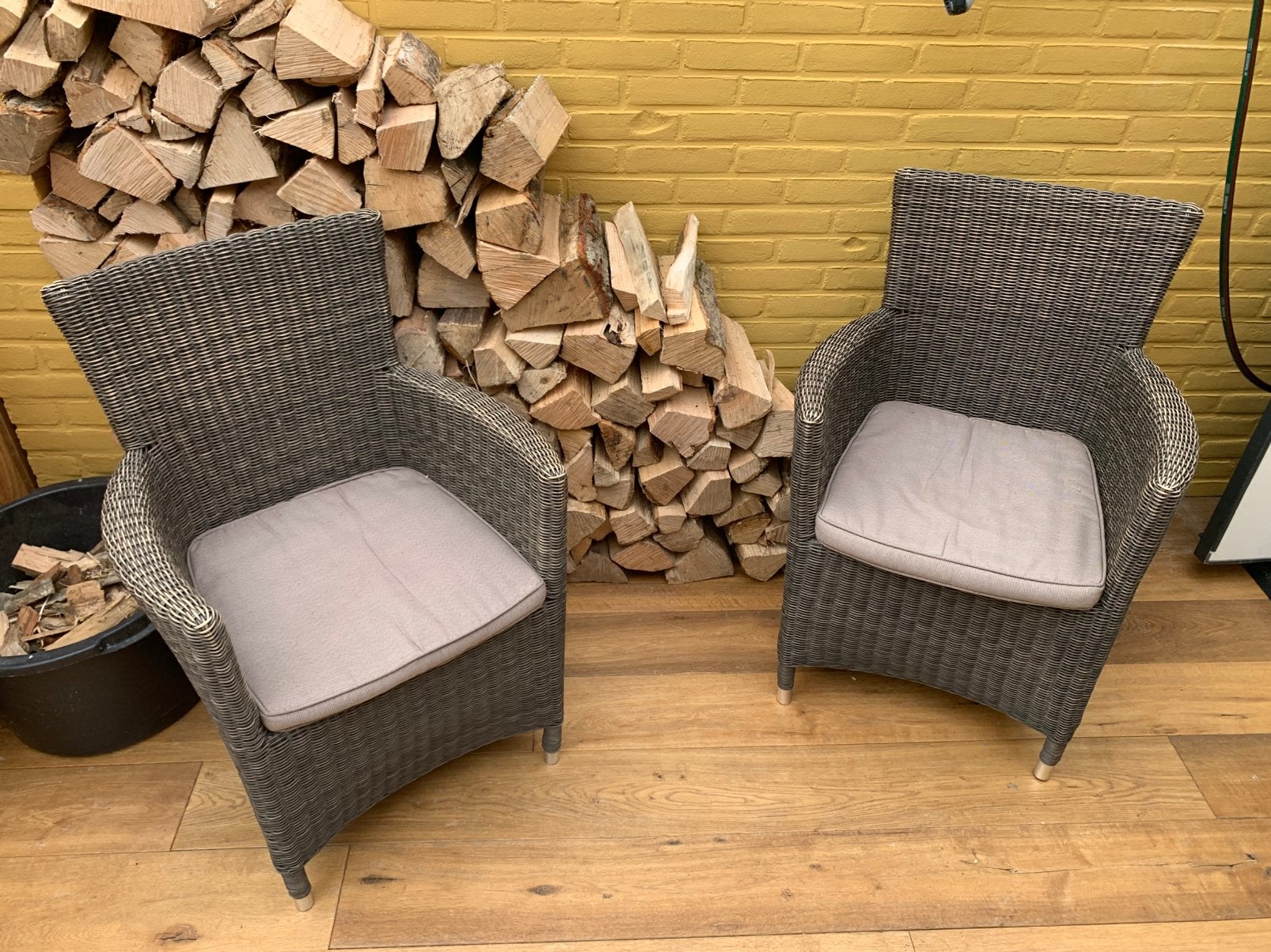 2 tuinstoelen met kussens, Ophalen of Verzenden, Gebruikt, Kunststof