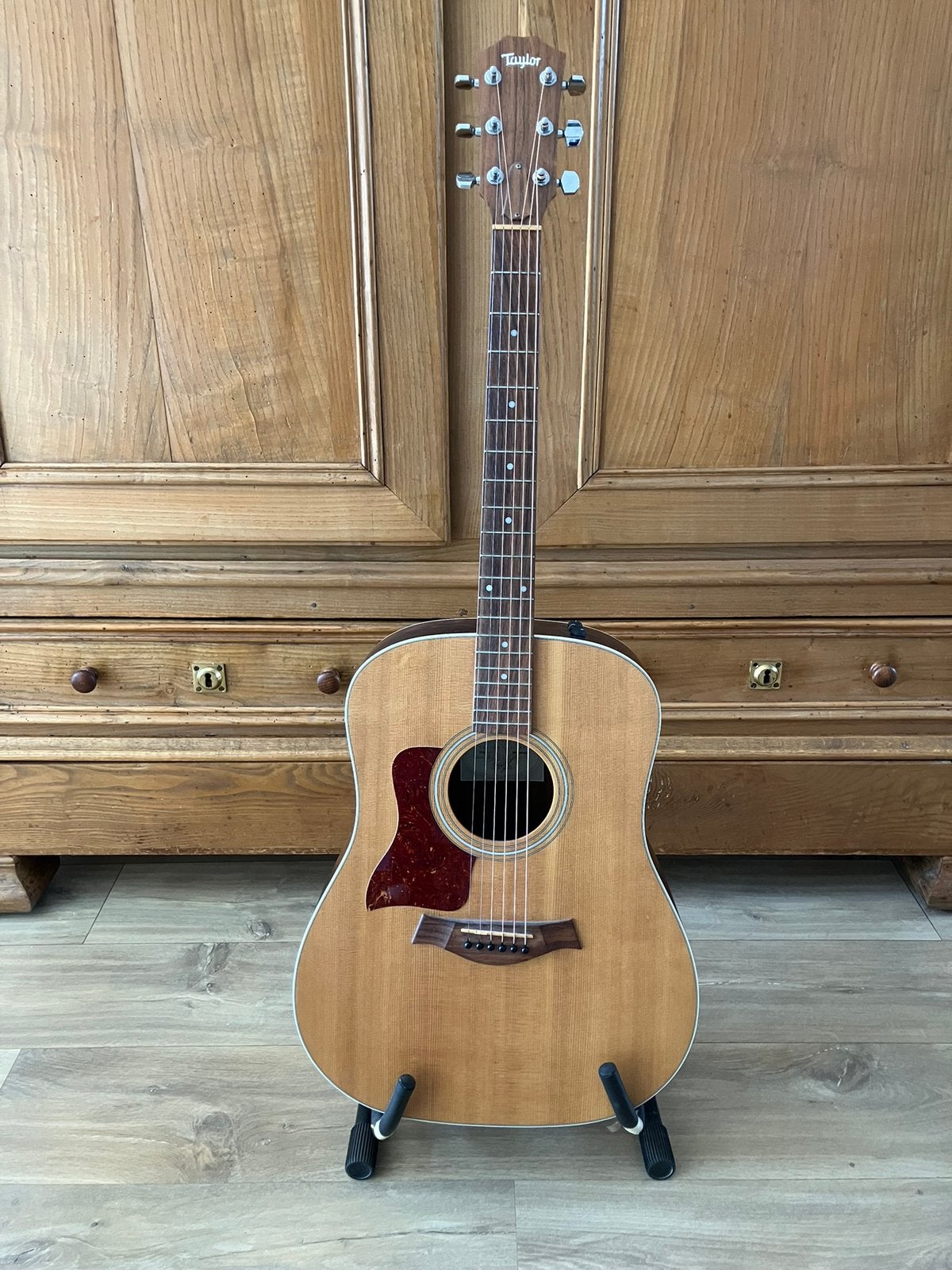 Taylor 210e linkshandige lefty in nieuwstaat USA, Ophalen of Verzenden, Zo goed als nieuw, Western- of Steelstringgitaar, Met (piezo-)element