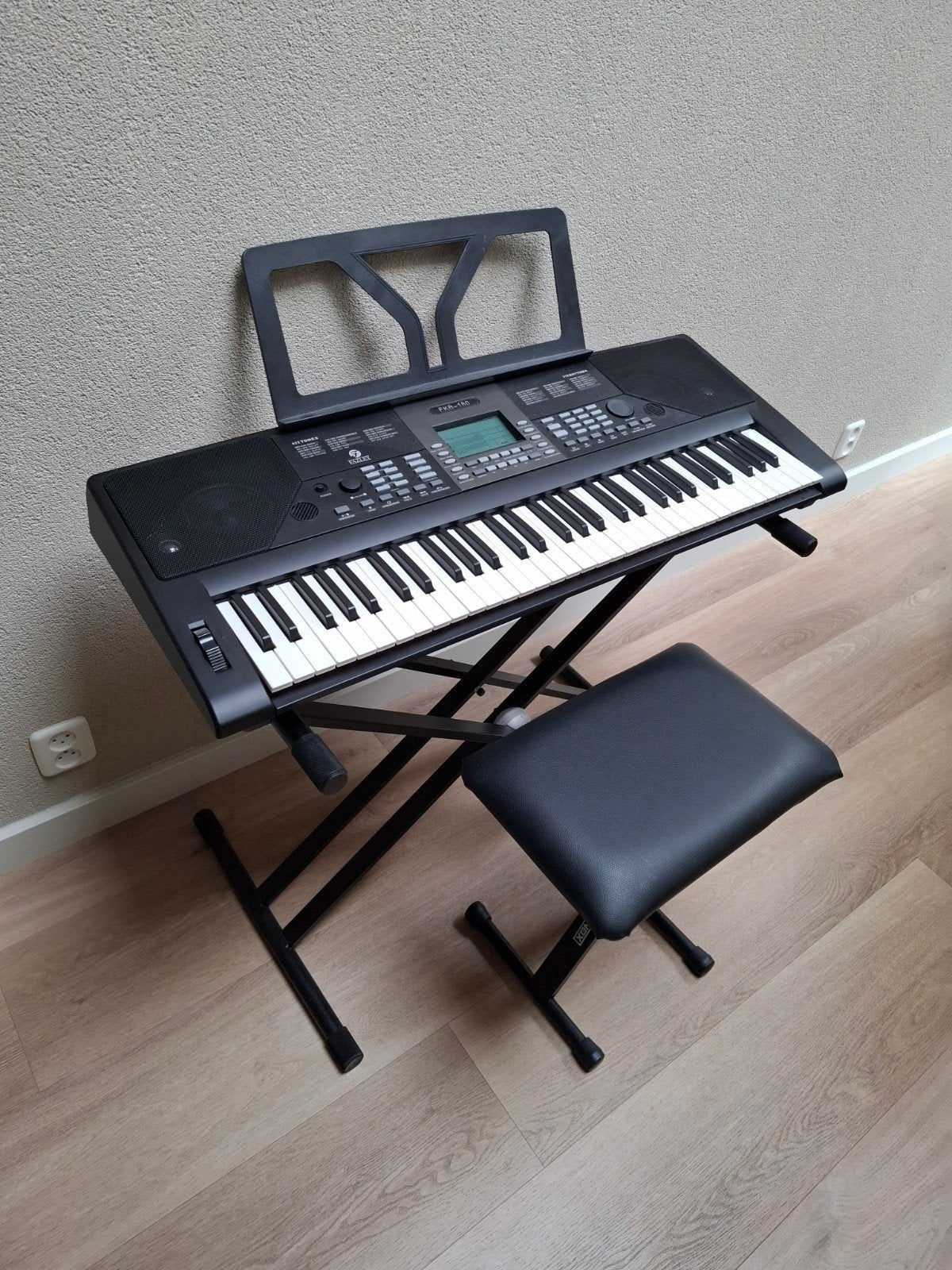 FKB-180 Keyboard met standaard en krukje