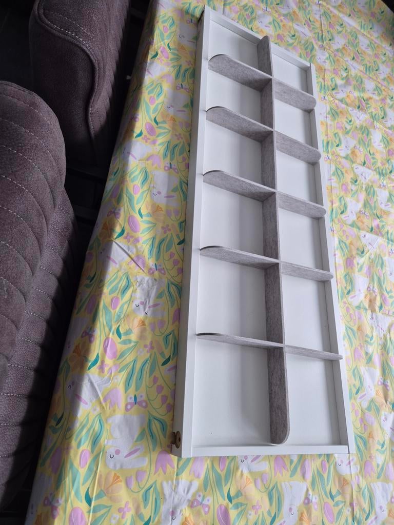 Uittrekbare plank met verdeler van IKEA, 100x58 cm, Huis en Inrichting, Kasten | Overige, Zo goed als nieuw, Ophalen