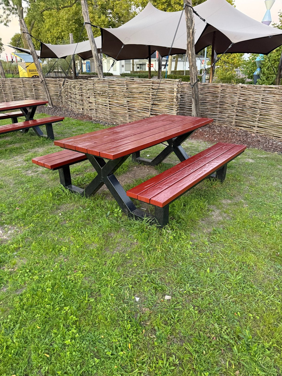 Robuuste picknicktafel, Ophalen, Zo goed als nieuw, Rechthoekig, Staal