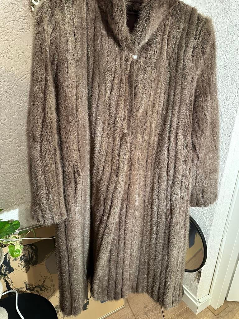 Gezocht een koper voor echte Bontjassen, Kleding | Dames, Jassen | Winter, Ophalen of Verzenden, Zo goed als nieuw