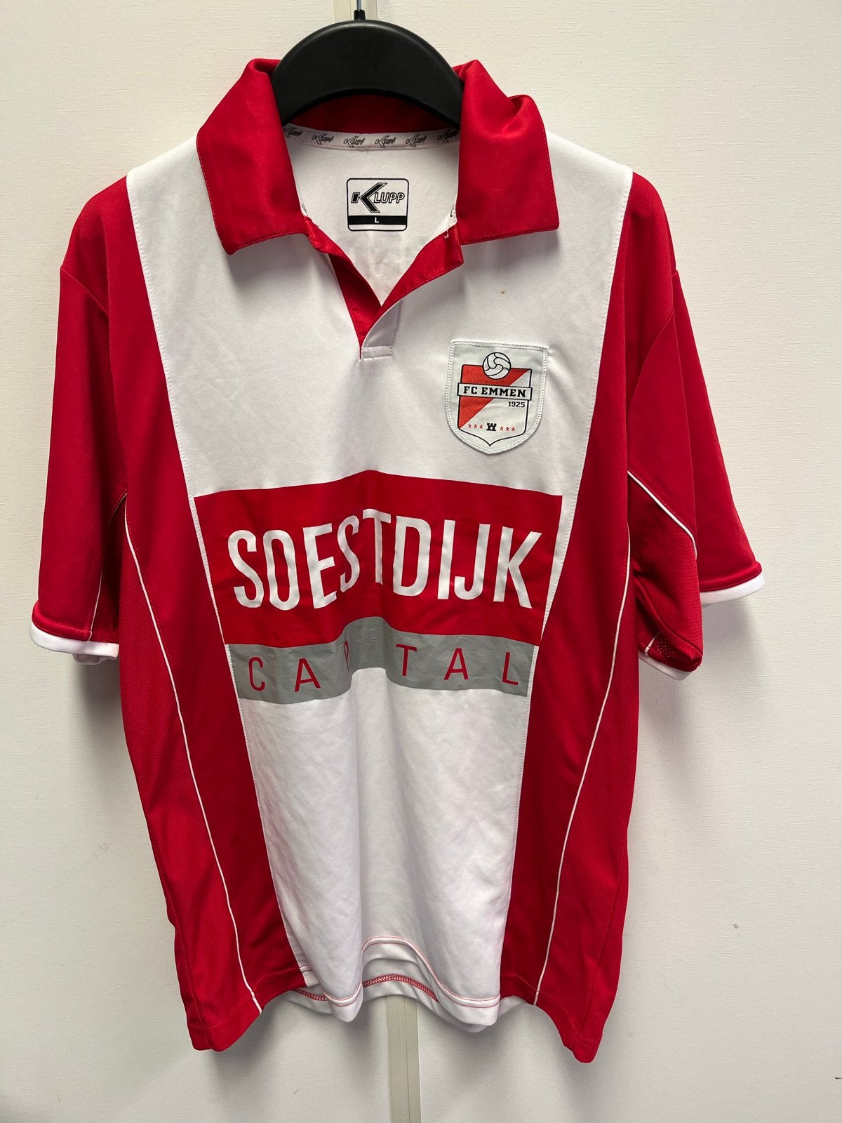Origineel Klupp FC Emmen Thuisshirt 2011/2012 Van der Wel, Maat L, Ophalen of Verzenden, Zo goed als nieuw, Shirt