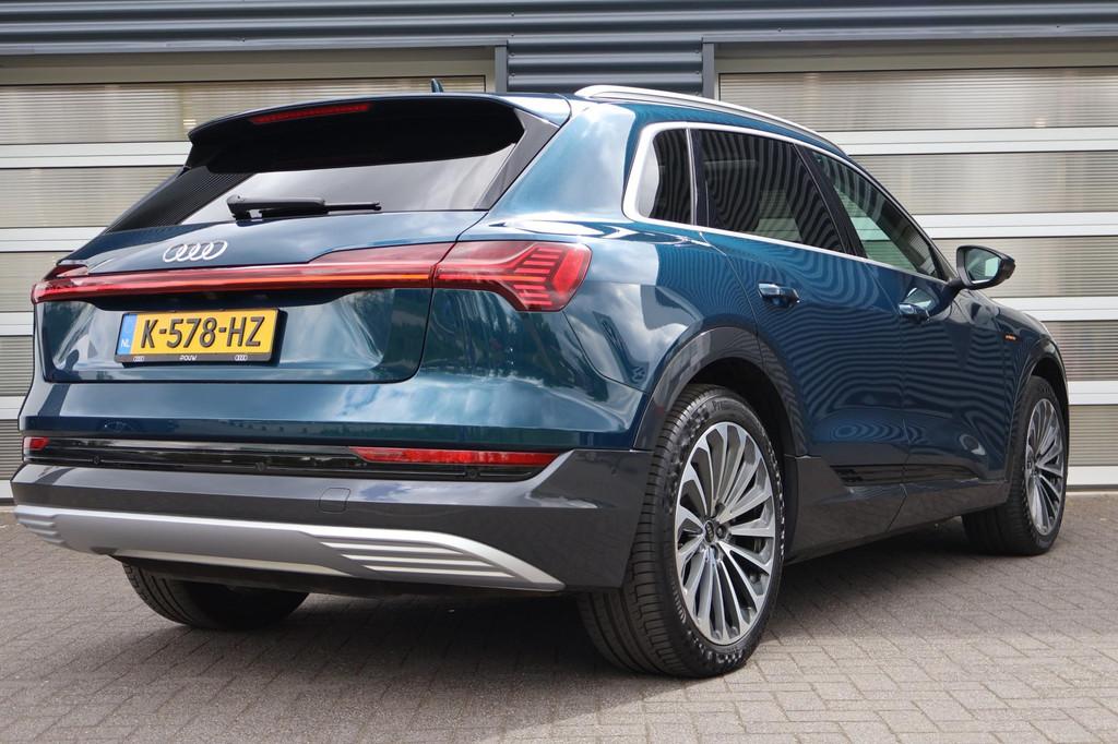Audi e-tron 55 quattro 408pk Business edition Plus 95 kWh |, Auto's, Audi, Automaat, Beige, 95 kWh, Blauw