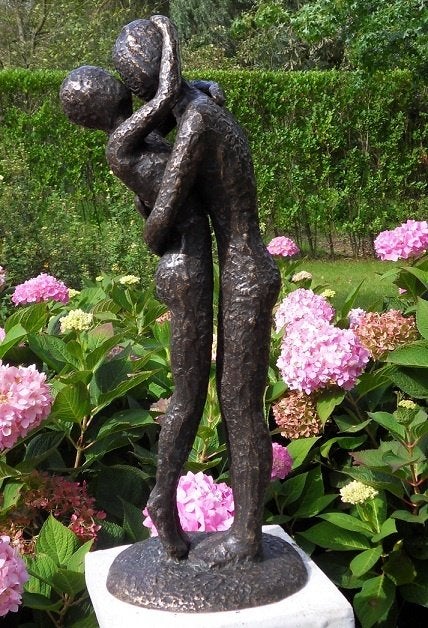 bronzen beeld / KUSSEND LIEFDESPAAR, Overige materialen, Nieuw, Info@huisentuindecoratiemarie.nl, Mensenbeeld
