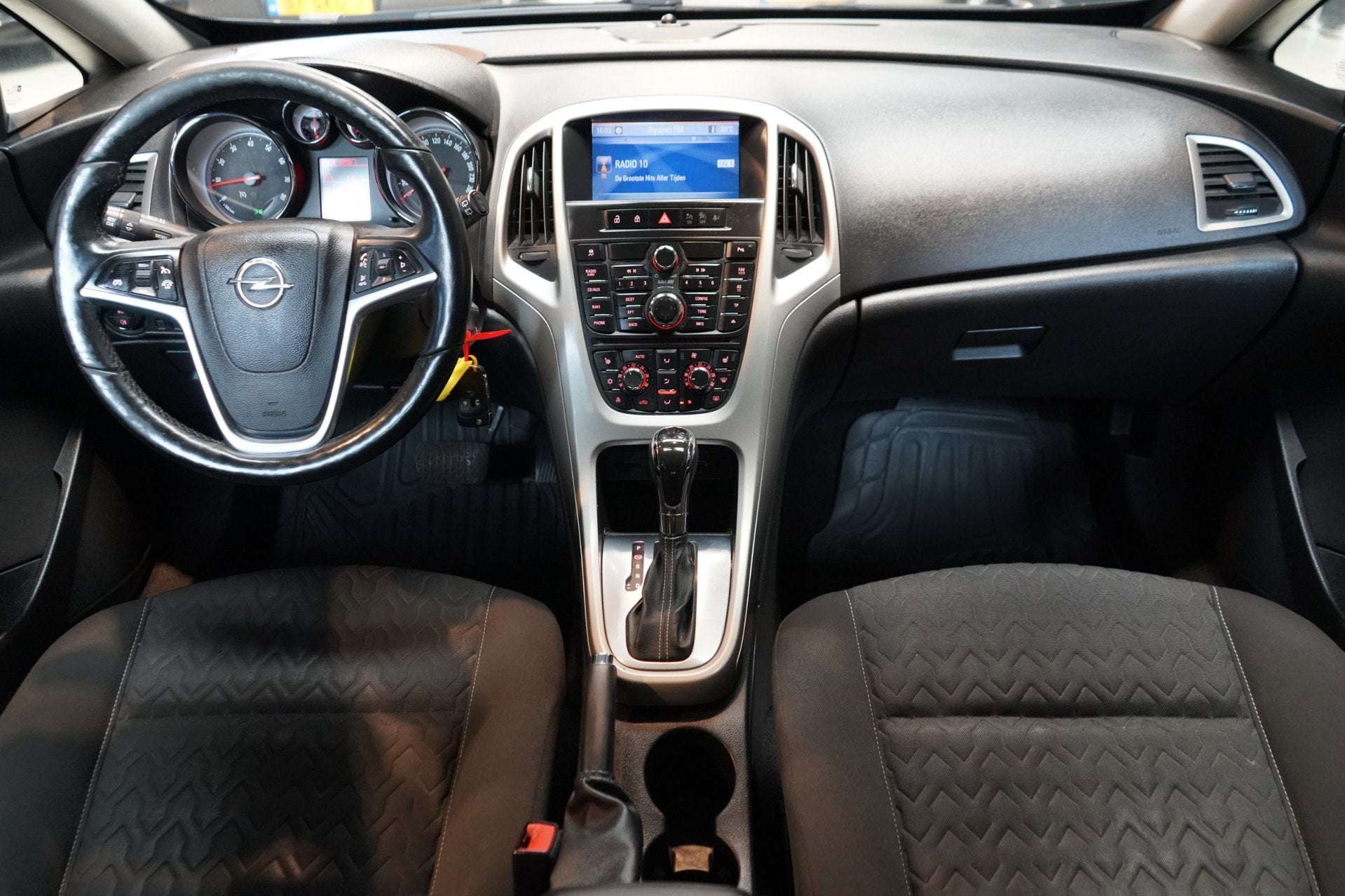 Opel ASTRA GTC 1.4 Turbo Sport | AUT | STOELVER. | STUURVER., Stof, Gebruikt, 4 cilinders, 700 kg
