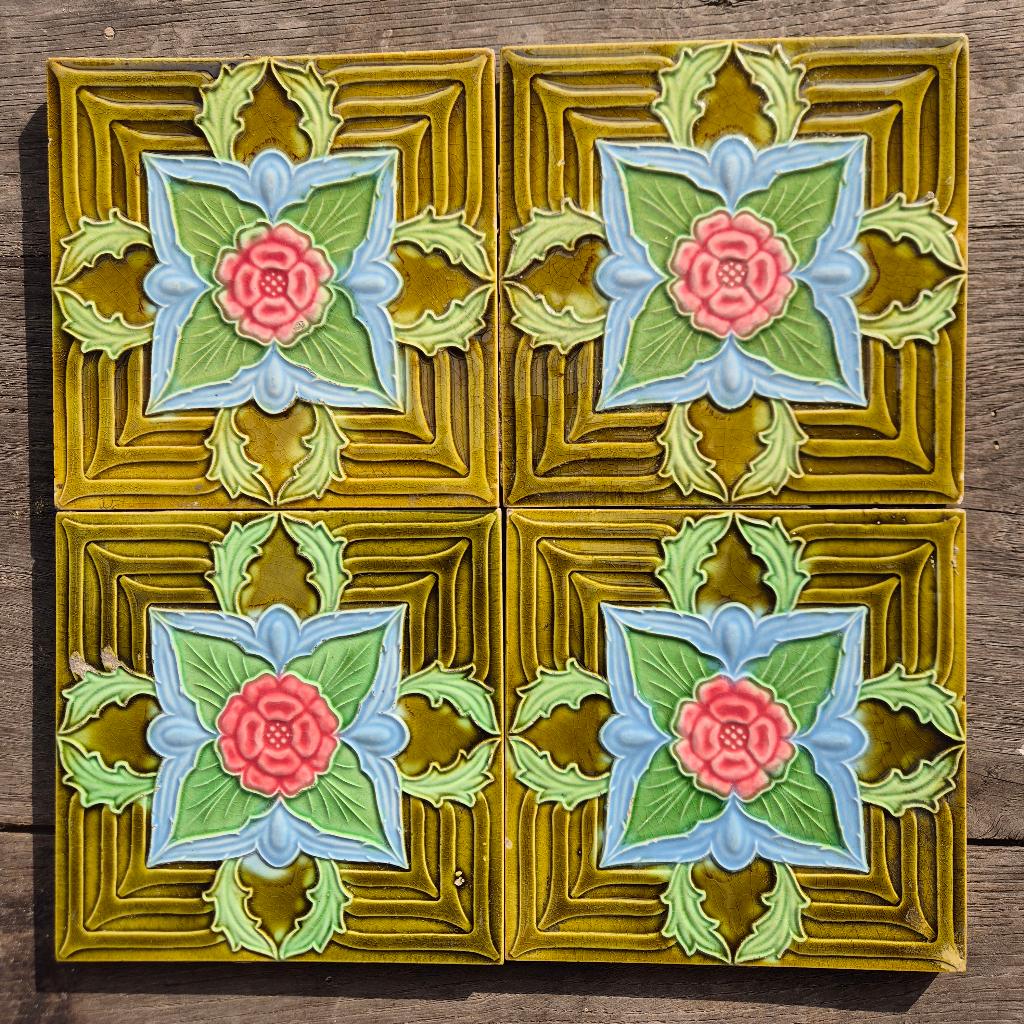 4 art nouveau tegels decor in relief De Dijle-la Glaive, Ophalen of Verzenden