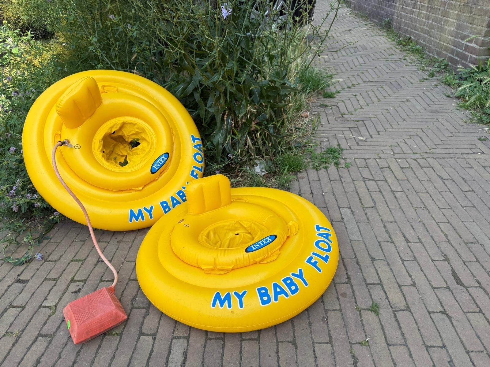 Zomerartikelen: strandtent, zwembandjes, tennisrackets, Ophalen, Gebruikt, ., Overige typen