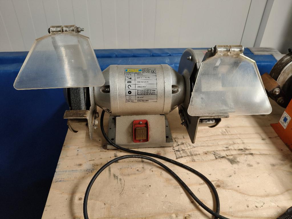 Kinzo slijpmachine, Doe-het-zelf en Verbouw, Gereedschap | Slijpmachines, Ophalen, Gebruikt, Minder dan 700 watt, Werkbankslijpmachine