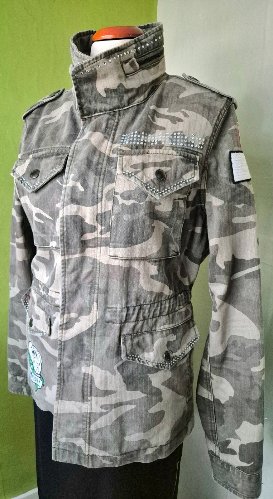 Superdry Camouflage Jas Maat 38 met Strass en Patches, Maat 38/40 (M), Ophalen of Verzenden, Gedragen, Superdry