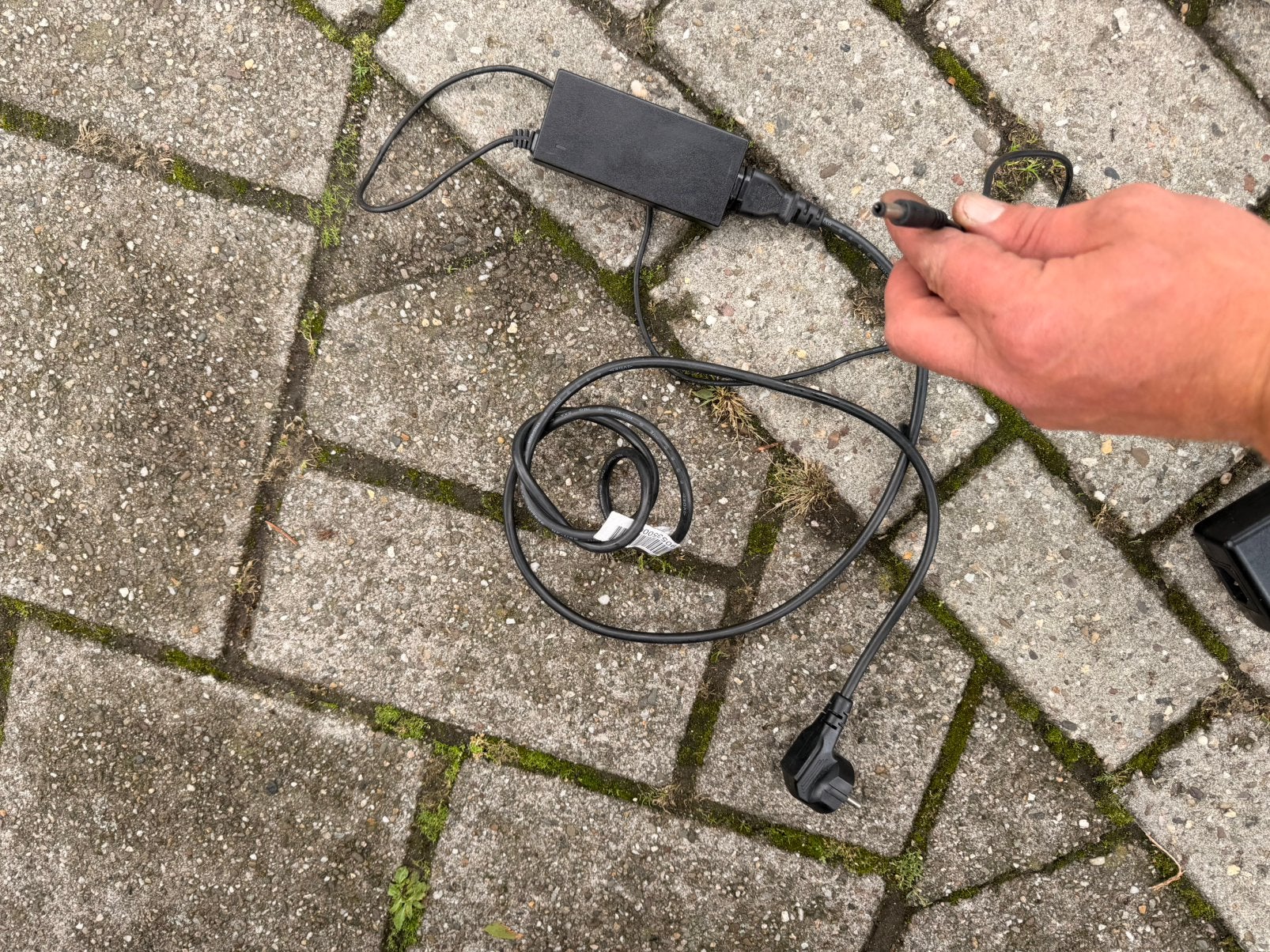 V 8 oplader, Tuin en Terras, Ophalen of Verzenden, Zo goed als nieuw, Overige typen