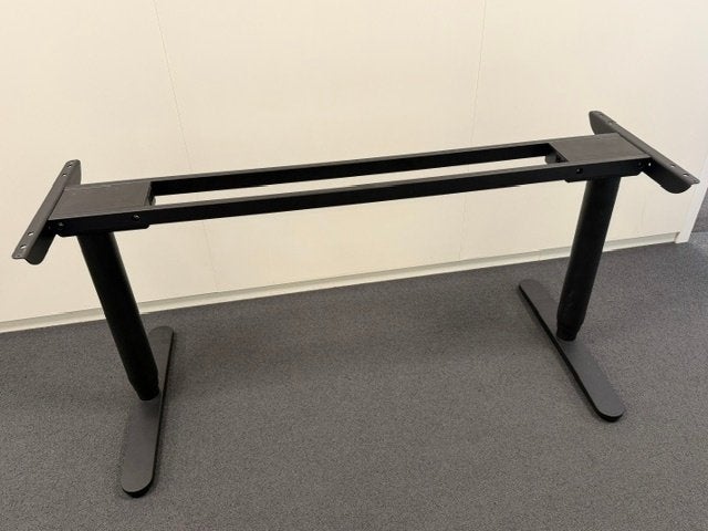 Bureau onderstel (elektrisch zit-sta), Ophalen, 160 cm, Metaal, Zo goed als nieuw