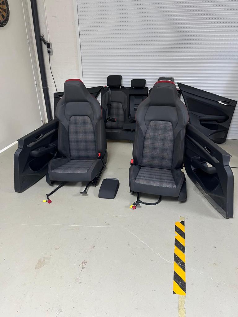 Golf 8 Gti interieur Alcantara leer stof airbags verwarming, Auto-onderdelen, Interieur en Bekleding, Ophalen